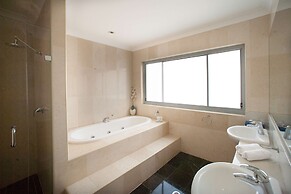 Ramada Hotel & Suites Sydney Cabramatta