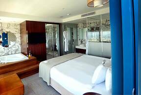 Ramada Encore by Wyndham Izmir