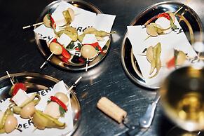 Hotel Woolstore 1888, Sydney - Handwritten Collection