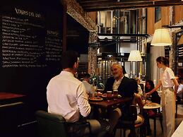 Hotel Woolstore 1888, Sydney - Handwritten Collection