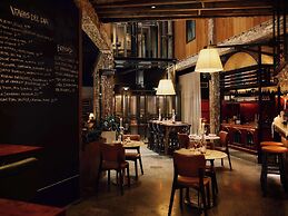 Hotel Woolstore 1888, Sydney - Handwritten Collection