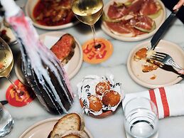 Hotel Woolstore 1888, Sydney - Handwritten Collection