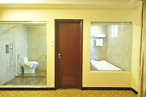 Hallmark Crown Hotel