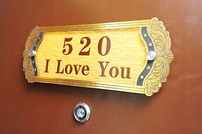 Hallmark Crown Hotel