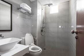 Hallmark Crown Hotel