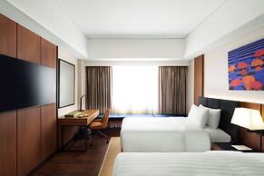 Seda Centrio - Newly Renovated