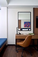 Seda Centrio - Newly Renovated