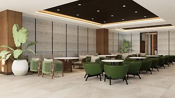 Seda Centrio - Newly Renovated