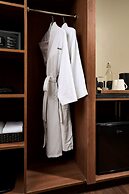 Seda Centrio - Newly Renovated