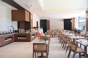 Seda Abreeza - Newly Renovated