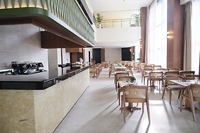 Seda Abreeza - Newly Renovated