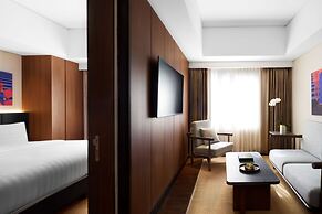 Seda Abreeza - Newly Renovated