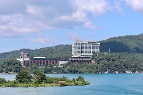 GRAND HILAI SUN MOON LAKE
