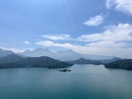 GRAND HILAI SUN MOON LAKE