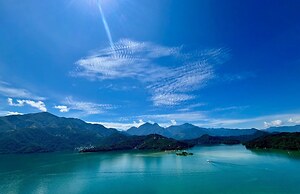 GRAND HILAI SUN MOON LAKE