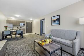 Comfort Inn & Suites Pacific - Auburn