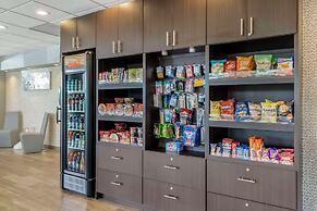 Comfort Inn & Suites Pacific - Auburn