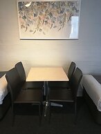 Nicholas Royal Motel