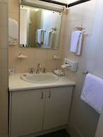 Nicholas Royal Motel