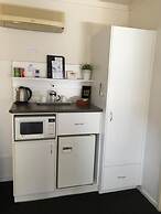 Nicholas Royal Motel