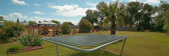 Nicholas Royal Motel