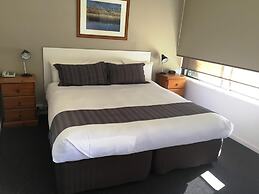 Nicholas Royal Motel