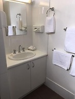 Nicholas Royal Motel