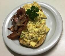 Nicholas Royal Motel