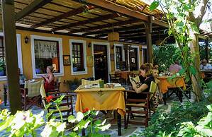 Vagia Traditional Hotel