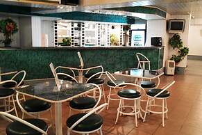 Amaks City Hotel