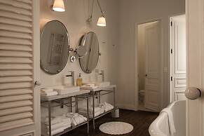 Hotel B