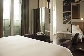 Hotel B