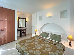 Aspalathras White Hotel