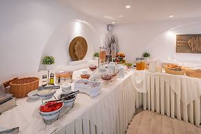 Aspalathras White Hotel