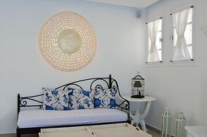 Aspalathras White Hotel