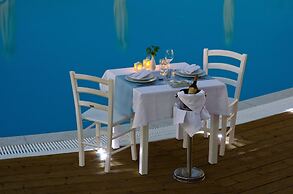 Aspalathras White Hotel