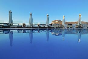 Aspalathras White Hotel