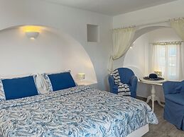 Aspalathras White Hotel