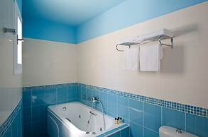 Aspalathras White Hotel