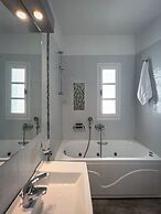 Aspalathras White Hotel