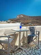 Aspalathras White Hotel