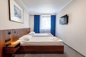 Hit Hotel