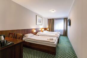 Hit Hotel