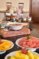 Huinid Pioneros Hotel