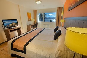 Huinid Pioneros Hotel