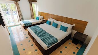 Hotel On Vacation Blue Cove