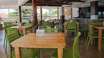 Hotel On Vacation Blue Cove