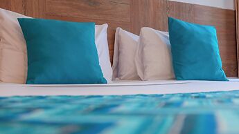 Hotel On Vacation Blue Cove