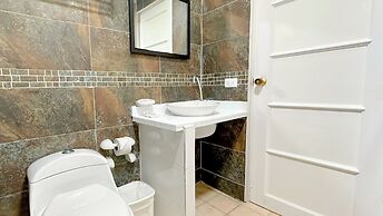 Hotel On Vacation Blue Cove