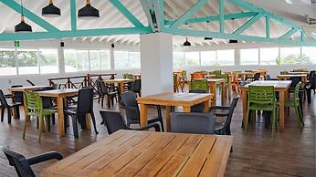 Hotel On Vacation Blue Cove